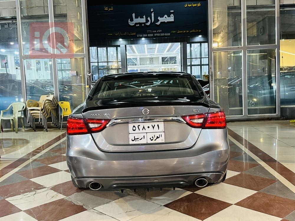 Nissan Maxima